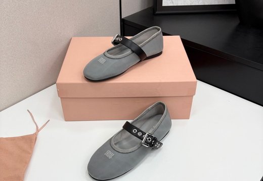 Miumiu A030 202506030023