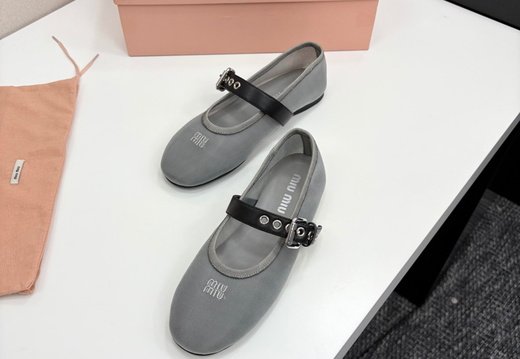 Miumiu A030 202506030024