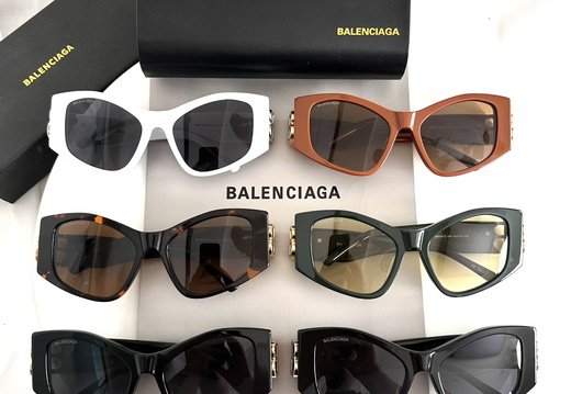 Balenciaga 047