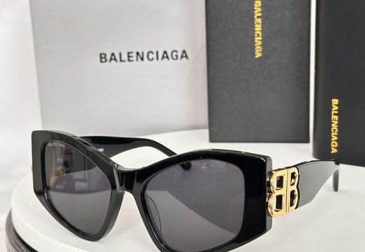 Balenciaga 049