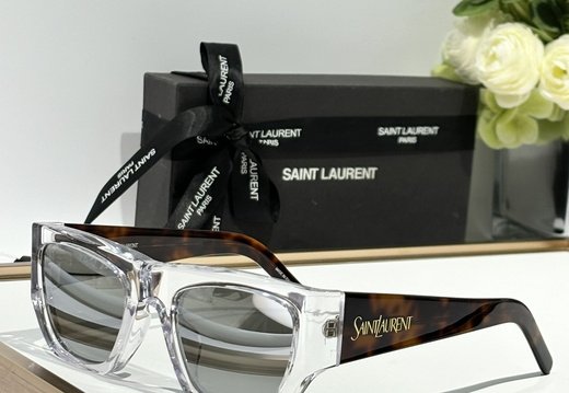Saint Laurent 0050
