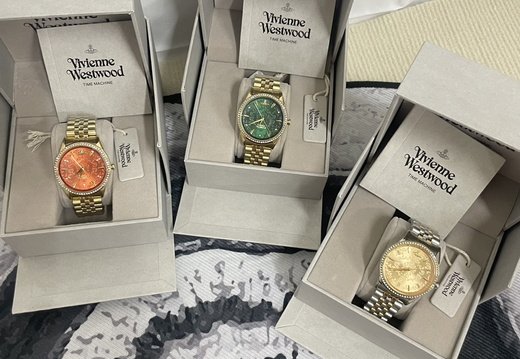 0001 Vivienne Westwood